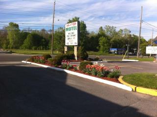 Hilltop Motel - Kingston - 0