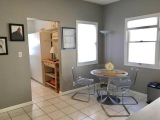 ~*30min to Downtown*~ THE COSMOPOLITAN - 8