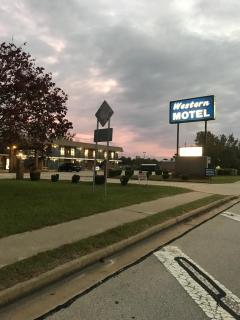WESTERN MOTEL - Brinson Crossing - 0