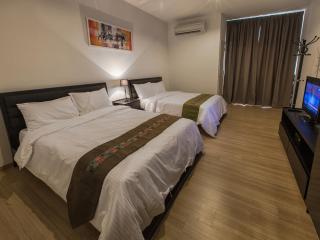 Luxfort 118 Service Suites - George Town - 4