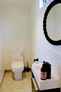 Piha Tiny House - 1