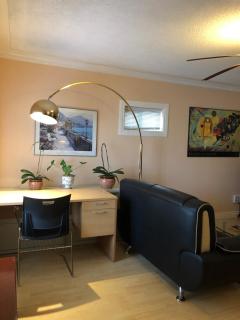Cozy Bedrooms Guest House - Vancouver - 3