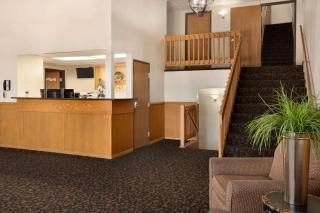 Travelodge by Wyndham Jefferson City - Jefferson City - 6