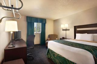 Travelodge by Wyndham Jefferson City - Jefferson City - 3
