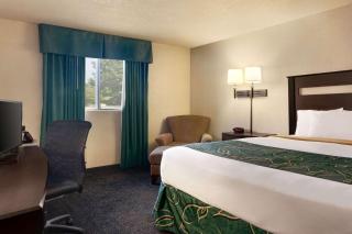 Travelodge by Wyndham Jefferson City - Jefferson City - 2