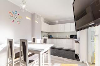 Kolorowe Balkony - Słoneczny Apartament w Międzyzdrojach by Noclegi Renters - Misdroy - 1