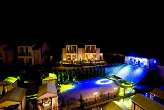 Elegant Hotel & Resort - 5