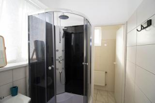 Nitra Glycerin Hostel - 2