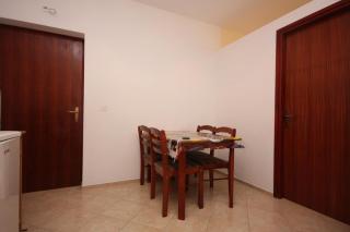Family friendly seaside apartments Vrsi - Mulo, Zadar - 6155 - 1