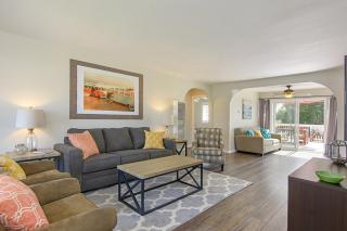 Ultimate Beach Bungalow - 1 block from beach - huge backyard - Carlsbad - 3