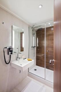 Best Western Plus 61 Paris Nation Hotel - Paris - 1