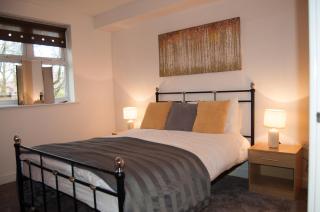 Bolton Executive Apartment - 3