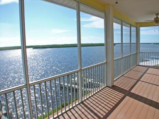 Kokopelli Villa - Matlacha waterfront close to Cap Coral - private home locally managed, fair & honest pricing - Matlacha - 2