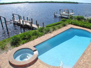 Kokopelli Villa - Matlacha waterfront close to Cap Coral - private home locally managed, fair & honest pricing - Matlacha - 8