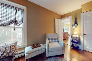 Pied-A-Terre - 2