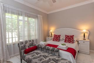 Montagu Four Seasons - 1