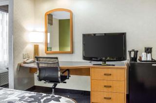 Sleep Inn & Suites - Bensalem - 3