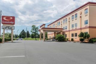 Econo Lodge - 7