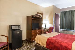 Econo Lodge Cranston - Providence - Cranston - 5
