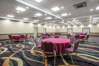 Clarion Hotel Fort Mill Near Amusement Park - Fort Mill - 2