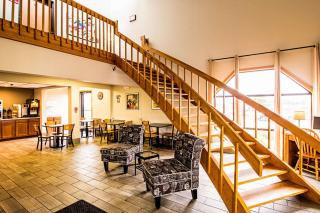 Econo Lodge - Watertown - 2