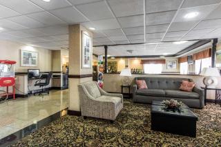 Quality Inn & Suites Memphis East - Memphis - 1