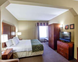 Comfort Suites - 7