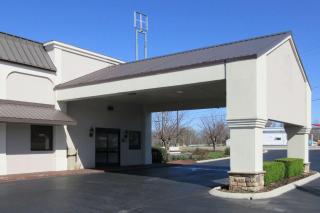 Econo Lodge Inn & Suites Manchester North - Manchester - 0