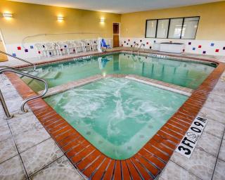 Comfort Suites - Brenham - 9