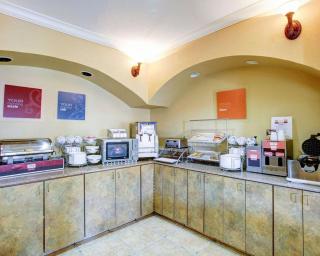 Comfort Suites - Brenham - 8