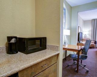 Comfort Suites - Brenham - 7