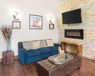 Comfort Suites - Odessa - 5