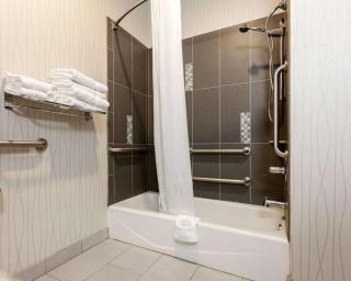 Comfort Suites Greenville - Greenville - 1