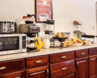 Econo Lodge Petersburg - Fort Lee - 3