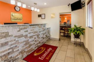 Econo Lodge Near Motor Speedway - Bristol - 9