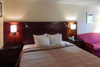 Econo Lodge Naval Station Norfolk - 9