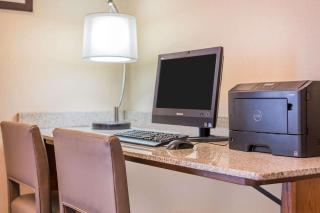 Comfort Inn & Suites - Burlington - 3