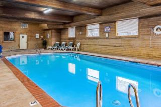 Quality Inn & Suites Vancouver North - 2
