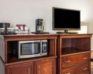 Quality Inn & Suites Everett - 8