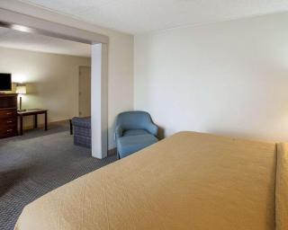 Quality Inn & Suites Everett - 6