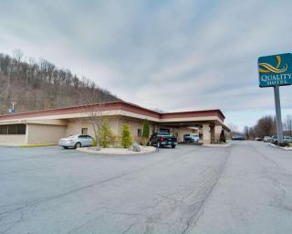 Quality Hotel and Conference Center Bluefield - 9