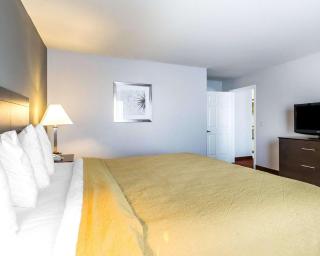 Quality Inn & Suites University-Airport - Louisville - 2