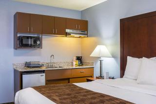 Quality Inn & Suites Clackamas - Portland - 2