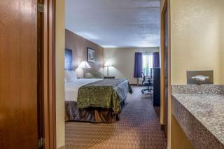 Quality Inn Tully I-81 - Tully - 3