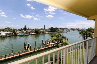 Treasure Island Hotel and Marina - St Pete Beach - 2