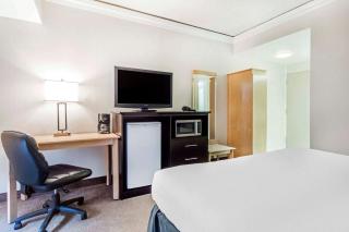 Travelodge by Wyndham Trois-Rivieres - Trois-Rivières - 1