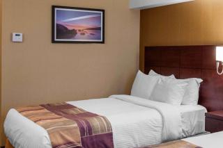 Quality Hotel & Suites - 4