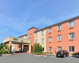 Quality Suites Stratford - 9