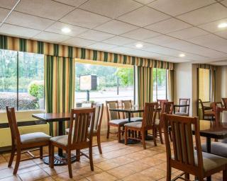 Econo Lodge Inn & Suites at Fort Moore - Columbus - 7