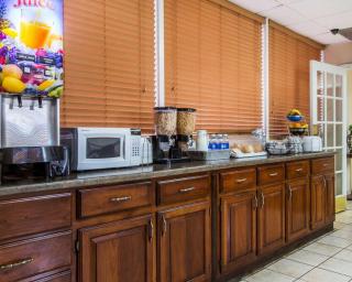 Econo Lodge - Atlanta - 4